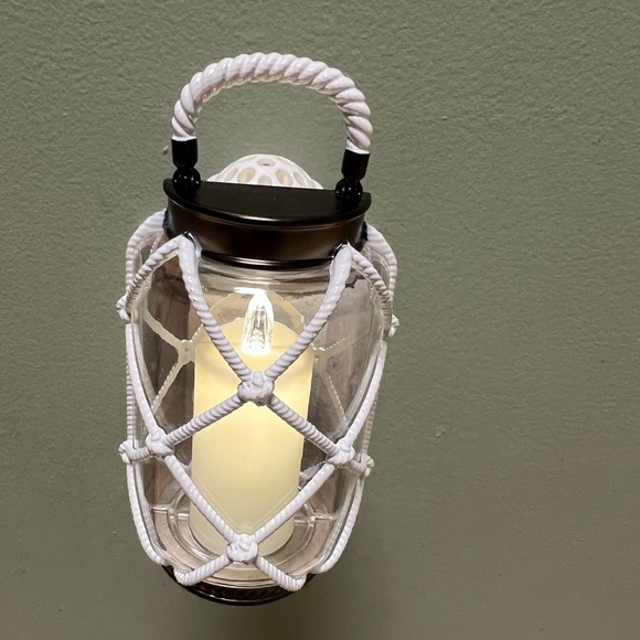 Bath & body works plug in holders - Picture 6 of 7